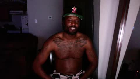 Snapshot of 8double1trouble6 chatting on 10.10.25 NoFaceNoCase online show from 10.10.25