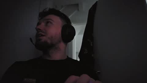 Snapshot of 8inchdude93 chatting on 02.01.26 8inchdude93 online show from 02.01.26