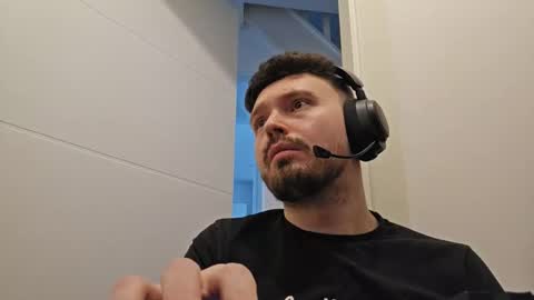 Snapshot of 8inchdude93 chatting on 02.25.26 8inchdude93 online show from 02.25.26