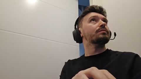 Snapshot of 8inchdude93 chatting on 03.09.26 8inchdude93 online show from 03.09.26