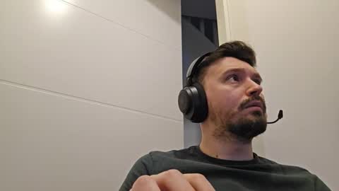 Snapshot of 8inchdude93 chatting on 03.12.26 8inchdude93 online show from 03.12.26