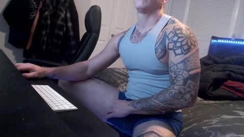 Snapshot of 9inchbulll chatting on 12.18.24 9inchbulll online show from 12.18.24