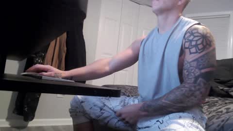 Snapshot of 9inchbulll chatting on 01.02.25 9inchbulll online show from 01.02.25