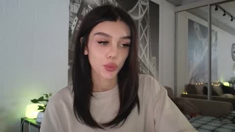 KARINA online show from 09.15.25