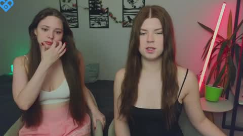 EMILY AND  MARCUS online show from 01.20.25