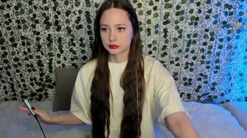 EMILY AND  MARCUS online show from 01.31.25