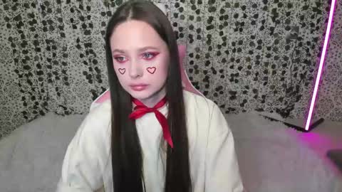 EMILY AND  MARCUS online show from 02.14.25