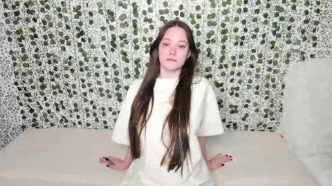 EMILY AND  MARCUS online show from 02.17.25