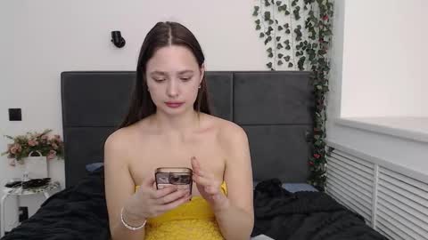 EMILY AND  MARCUS online show from 09.11.25