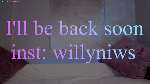 Snapshot of _a_n_n_y_ chatting on 01.18.25 Willow online show from 01.18.25