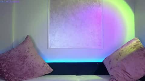 Snapshot of _a_n_n_y_ chatting on 03.03.25 Willow online show from 03.03.25