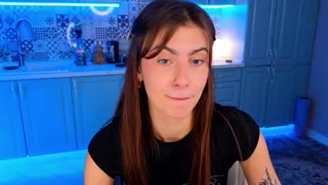 Snapshot of _a_n_n_y_ chatting on 09.11.25 Willow online show from 09.11.25