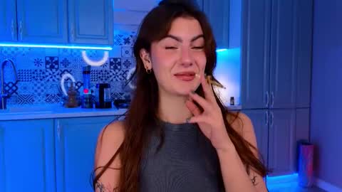 Snapshot of _a_n_n_y_ chatting on 10.11.25 Willow online show from 10.11.25