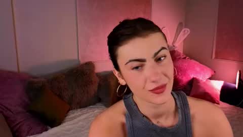 Snapshot of _a_n_n_y_ chatting on 10.26.25 Willow online show from 10.26.25