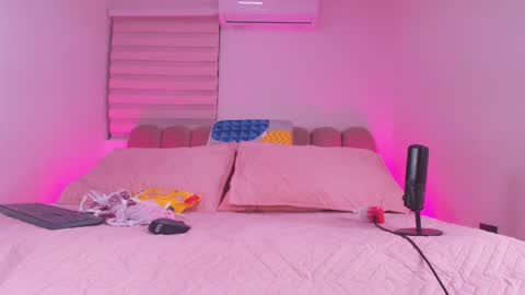  abby rouss online show from 11.30.25