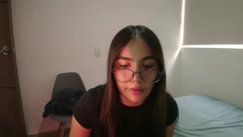 Snapshot of _abbyyyy_ chatting on 04.27.26 abby 3 online show from 04.27.26