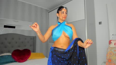 Snapshot of _adelle chatting on 01.25.25 Adelle online show from 01.25.25