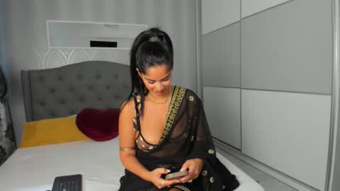 Snapshot of _adelle chatting on 09.20.25 Adelle online show from 09.20.25