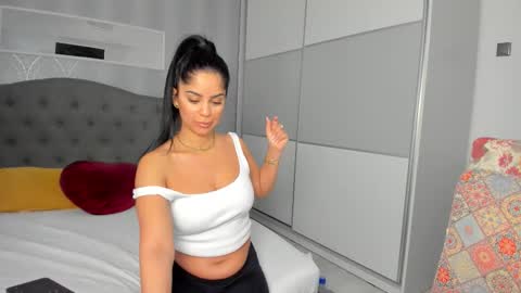 Adelle online show from 03.19.26