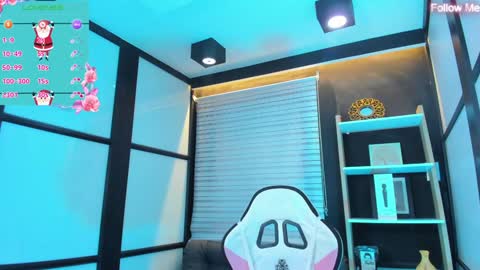 Snapshot of _agathaargent chatting on 12.12.24 Agatha online show from 12.12.24