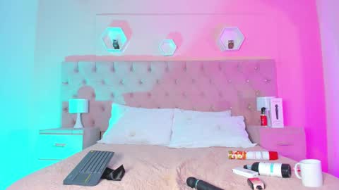 Snapshot of _agathaargent chatting on 12.22.24 Agatha online show from 12.22.24