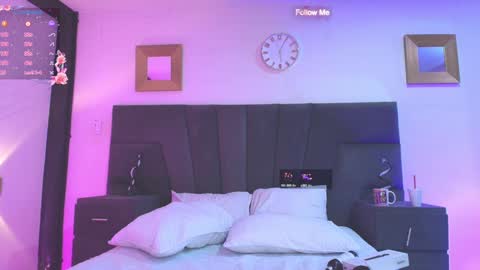 Snapshot of _agathaargent chatting on 01.23.25 Agatha online show from 01.23.25