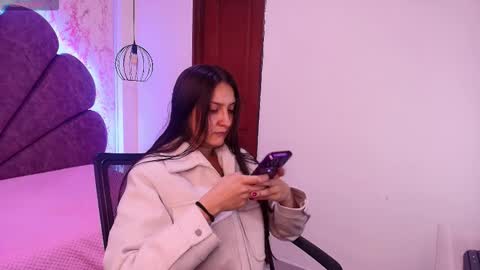 Snapshot of _alaia_collway_ chatting on 02.21.26 Alaia online show from 02.21.26