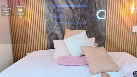 Snapshot of _alanajones_ chatting on 09.20.25 ALANA online show from 09.20.25