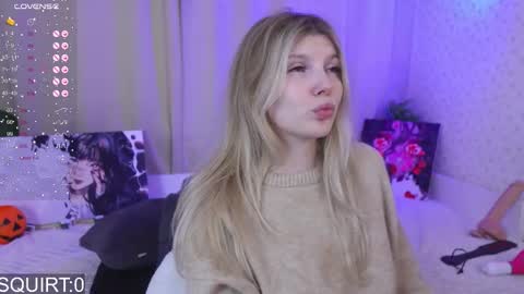 Snapshot of _aleksa chatting on 09.29.25 Alexa online show from 09.29.25