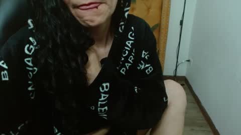 Snapshot of _alexandrajones chatting on 03.04.25 Alexandra online show from 03.04.25