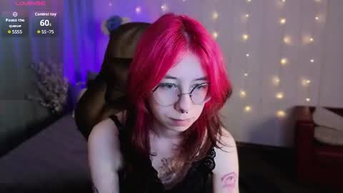 Snapshot of _alicenyx chatting on 07.30.26 Alice online show from 07.30.26