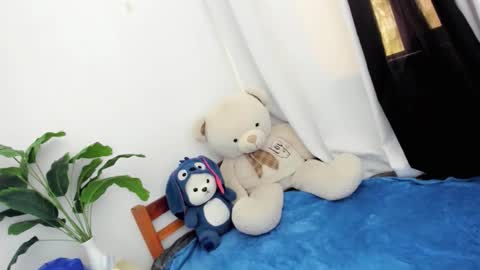 Thea online show from 12.04.25