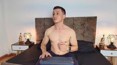 _andrewfalcon2 online show from 01.18.25