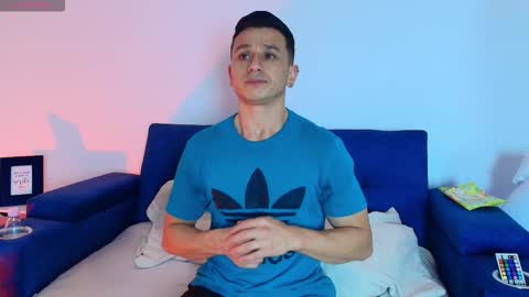 _andrewfalcon2 online show from 10.12.25