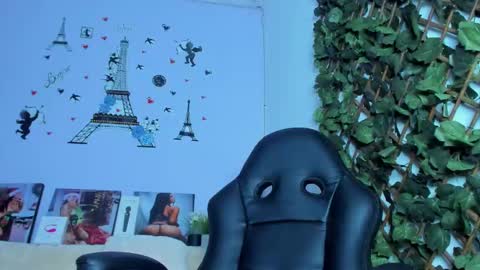 Snapshot of _angelnaugthy_ chatting on 12.12.24 ANGEL online show from 12.12.24