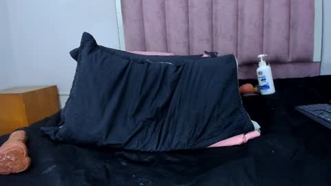 Snapshot of _aniisha_ chatting on 03.10.25 Any online show from 03.10.25