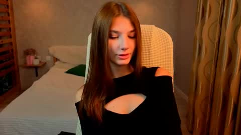 Snapshot of _annahoney_ chatting on 11.24.25 Ana online show from 11.24.25