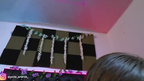 Annie Andrick online show from 07.08.26