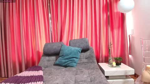 Snapshot of _annie_thomson_ chatting on 01.29.25 Melissa online show from 01.29.25