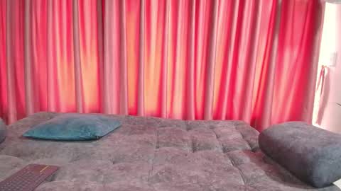 Snapshot of _annie_thomson_ chatting on 10.23.25 Melissa online show from 10.23.25