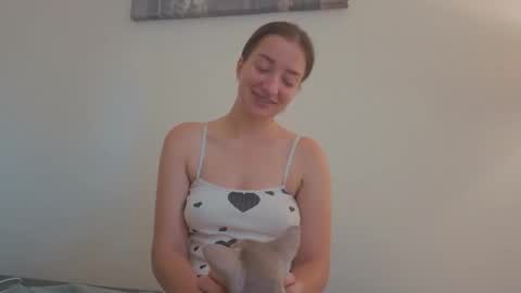 Snapshot of _annieone chatting on 09.15.25 Anna online show from 09.15.25