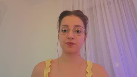 Snapshot of _annieone chatting on 11.09.25 Anna online show from 11.09.25