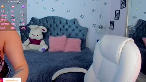 Snapshot of _antonnela_ chatting on 12.20.24 antonnela online show from 12.20.24