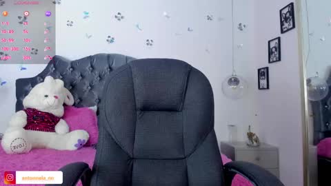 Snapshot of _antonnela_ chatting on 02.28.25 antonnela online show from 02.28.25