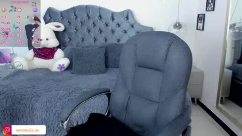 Snapshot of _antonnela_ chatting on 03.06.25 antonnela online show from 03.06.25