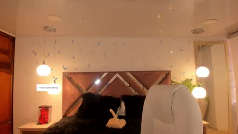 Snapshot of _antonnela_ chatting on 09.10.25 antonnela online show from 09.10.25