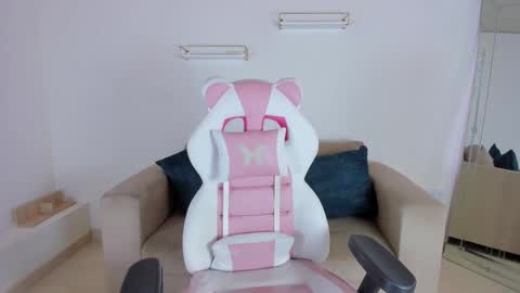    online show from 10.06.25