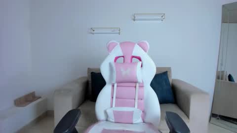 Snapshot of _april_smith_ chatting on 02.13.26 online show from 02.13.26