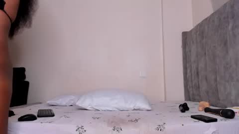 Snapshot of _ariah chatting on 06.27.26 Ariah independent model online show from 06.27.26