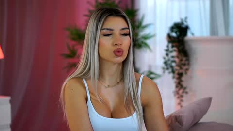 Arielle online show from 01.22.25